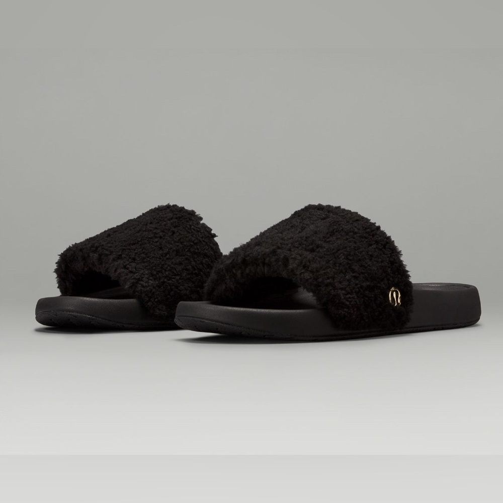 Brand New/Box Lululemon Women’s Restfeel Slide w/fleece; black; size 8